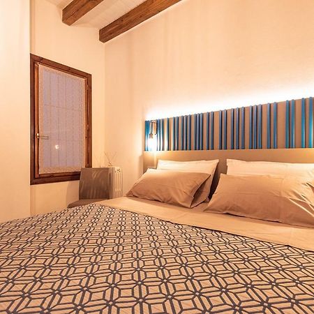 Dreamy Apartment Tre Corone Old Town Cir 017067-Cni-00565 Desenzano del Garda Kültér fotó