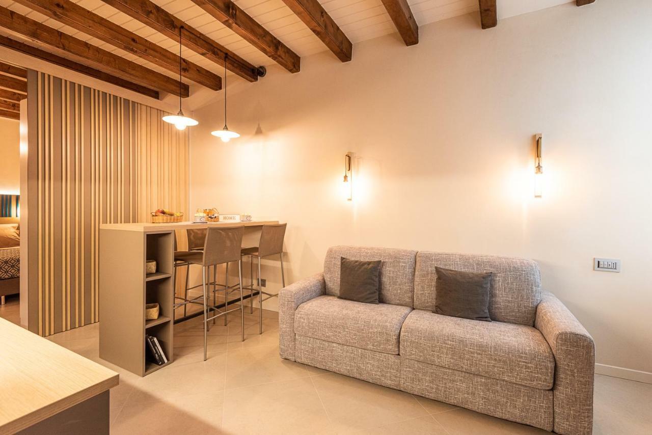 Dreamy Apartment Tre Corone Old Town Cir 017067-Cni-00565 Desenzano del Garda Kültér fotó